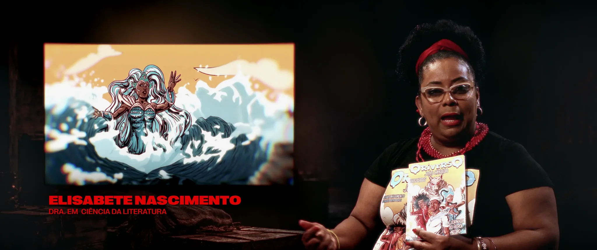 Elisabete Nascimento, identificada no frame como doutora em Ciência da Literatura
